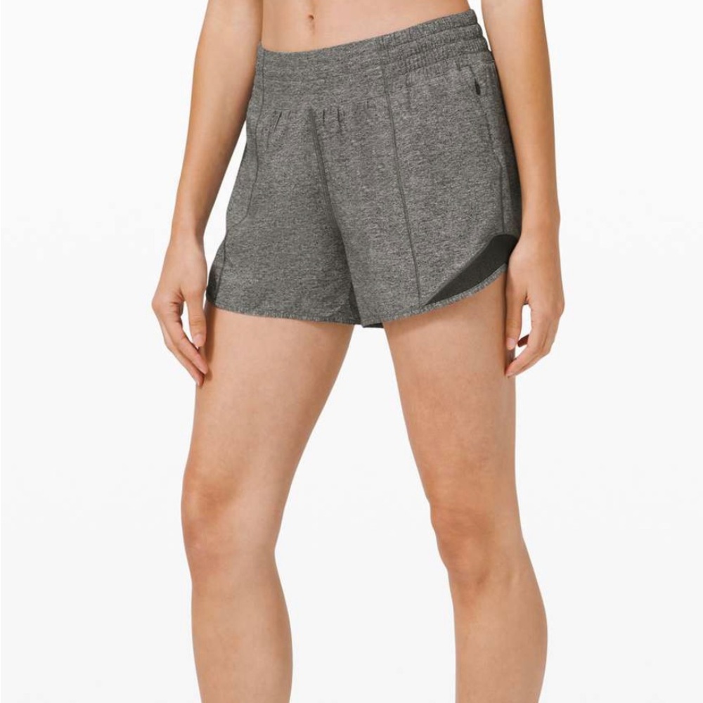 Lululemon 4inch Hotty Hot shorts size 4